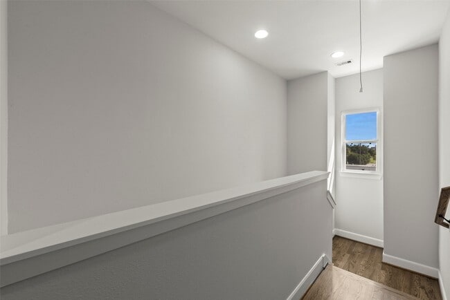 Building Photo - 6315 Timbergrove Gardens Ln