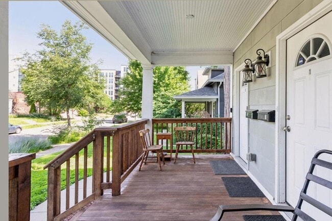 Building Photo - 3023 Dupont Ave S