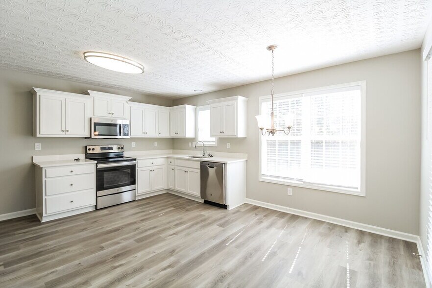 Building Photo - 75 Shadowbrooke Cir SW