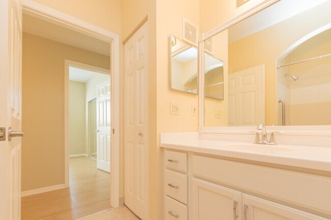 Building Photo - 37111 Harbour Vista Cir