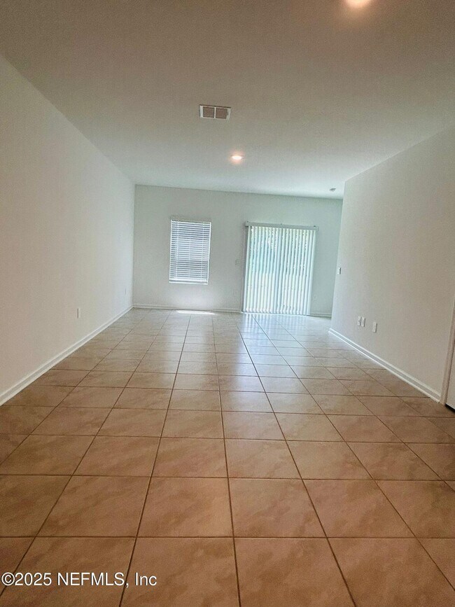 Building Photo - 206 Tidal Bch Ave