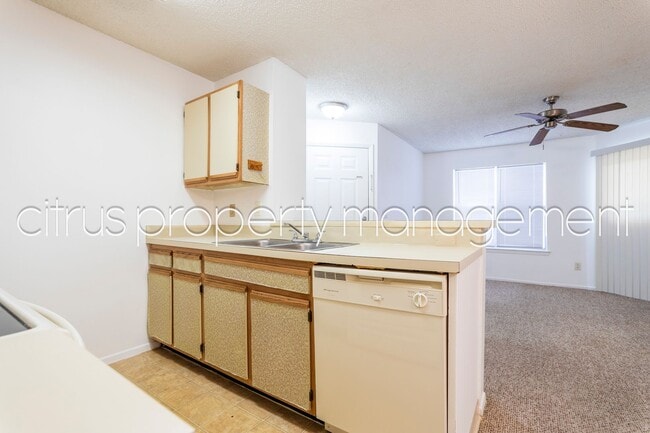 Building Photo - 2569 Grassy Point Dr
