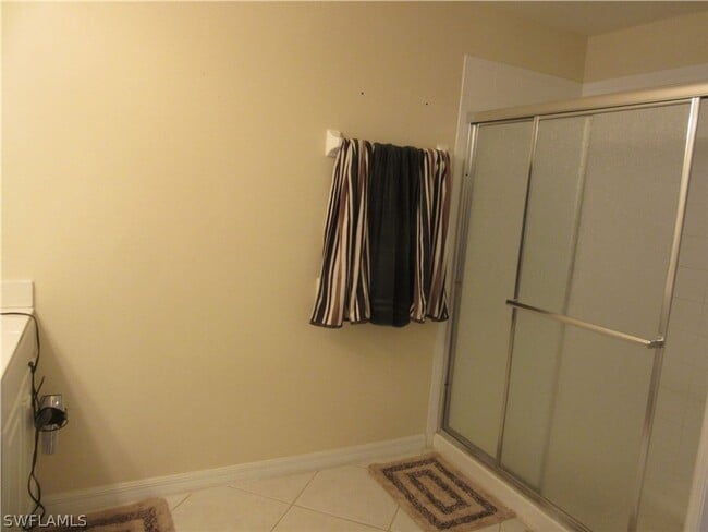 Building Photo - 8310 Village Edge Cir