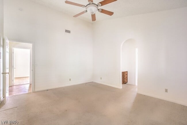 Building Photo - Gated Community, 1-Story, 3 Bedrooms Home ...