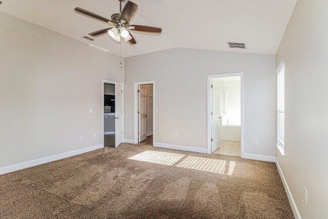 Building Photo - 5235 Greystone Dr