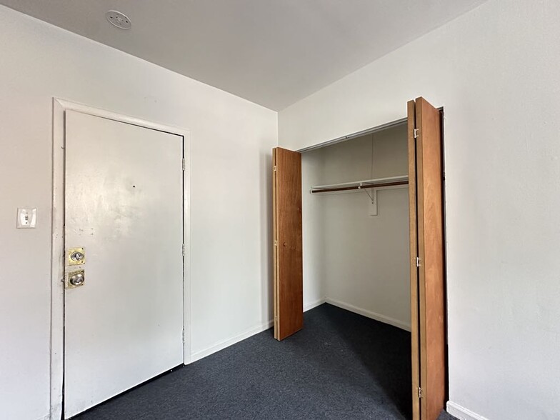 Building Photo - 5710 N Winthrop Ave