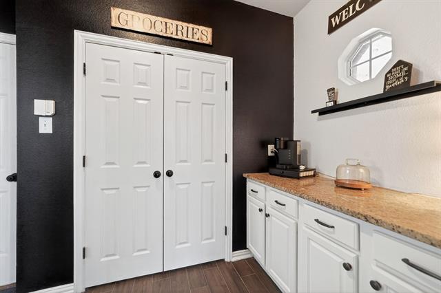 Building Photo - 8310 Sawgrass Ln