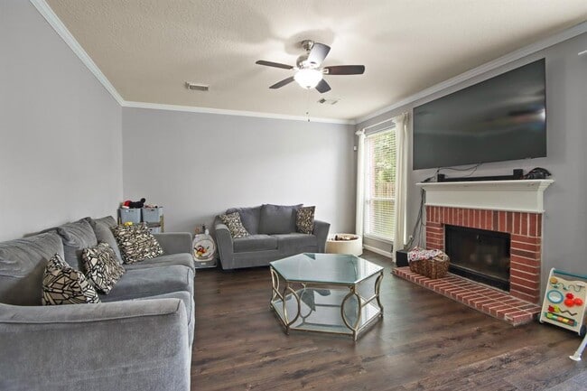Building Photo - 18609 Woodbreeze Dr