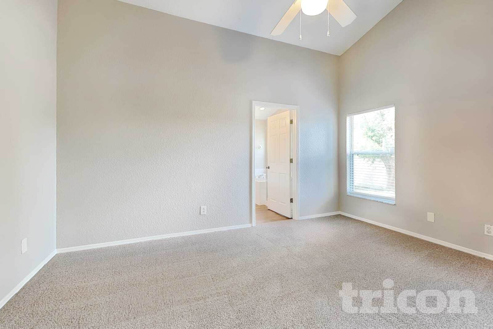 Building Photo - 1124 Vinetree Dr