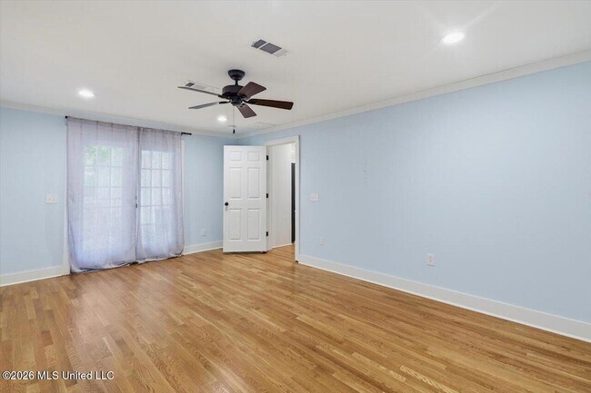 Building Photo - 117 McCree Dr