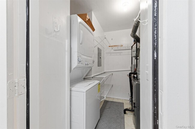 Building Photo - 763 Spring Lake Dr