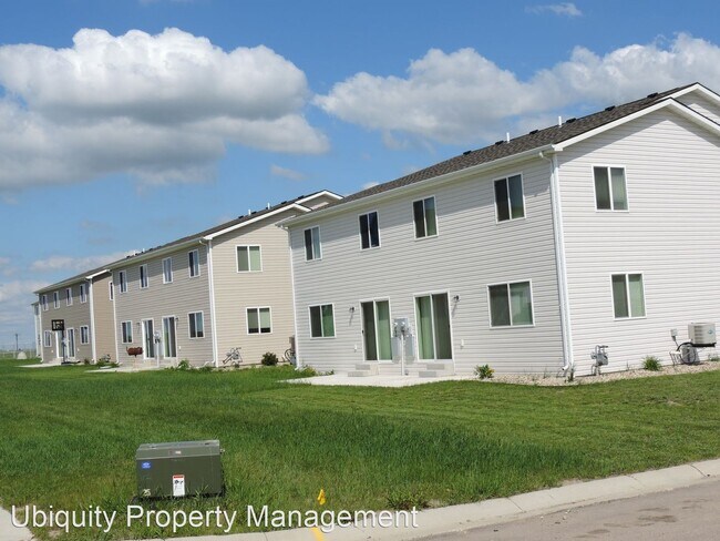 Building Photo - 3 br, 2.5 bath House - 814 Nighthawk Dr.