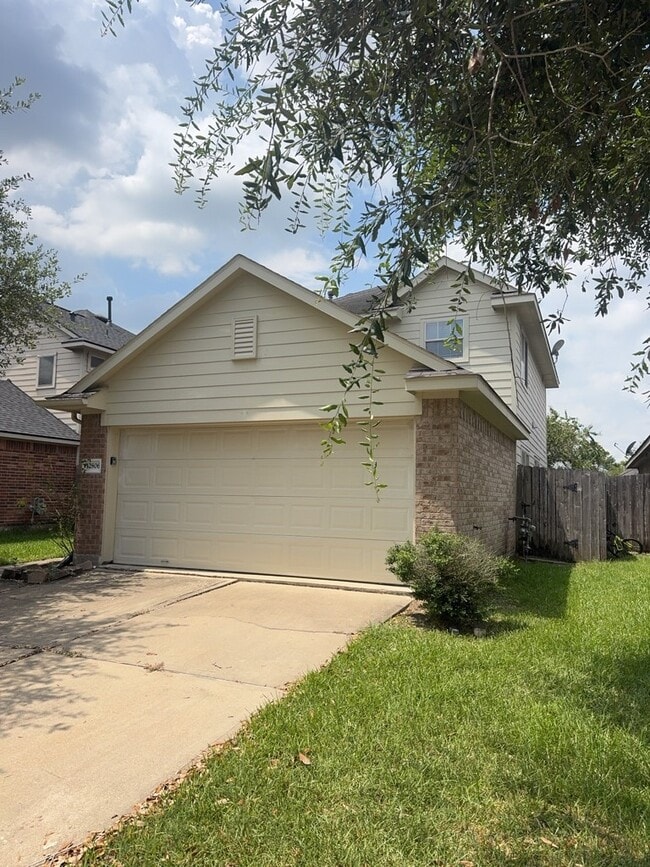 Primary Photo - 22223 Doubletree Park Dr