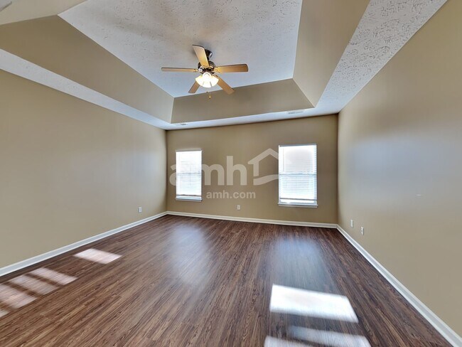 Building Photo - 533 Callie Ave