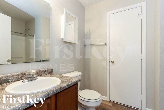 Building Photo - 2297 Westmere Dr