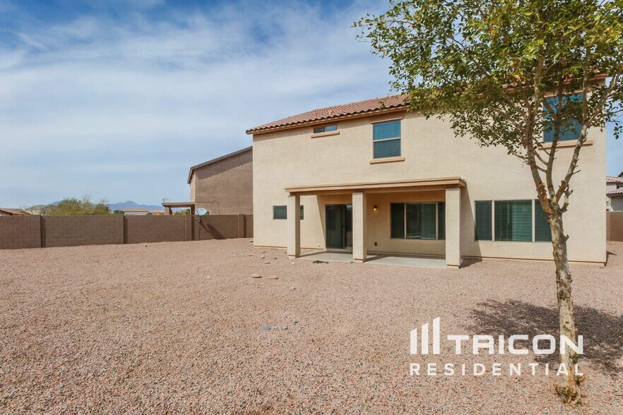 Building Photo - 43009 W Kristal Ln