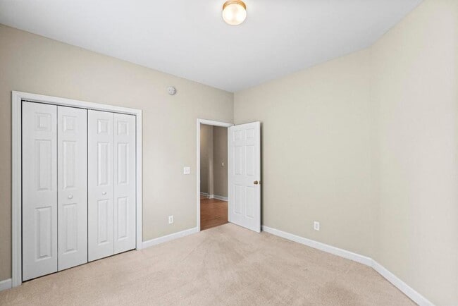 Building Photo - Hampstead Cutie! Backs up to Golf Course!