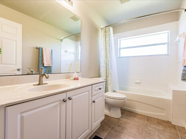 Building Photo - 415 SW 29th Pl