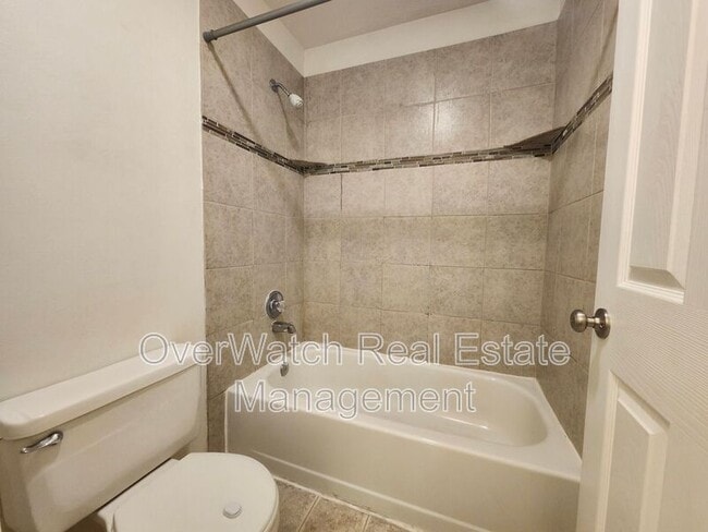 Building Photo - 1810 Congress Cir