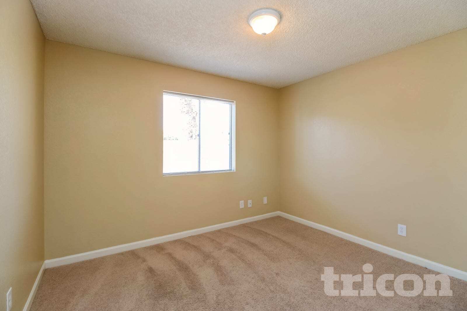 Building Photo - 8948 W Heatherbrae Dr