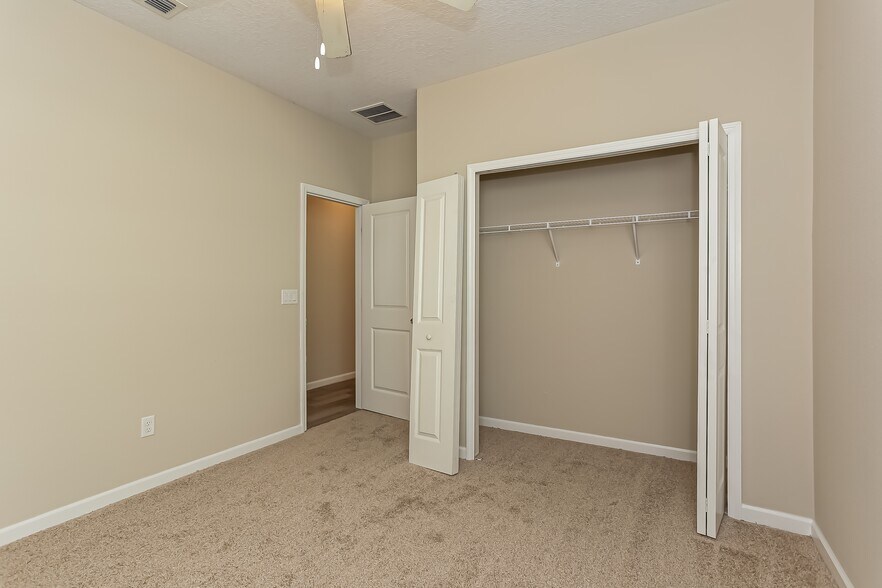 Building Photo - 2180 Sequoia Ct