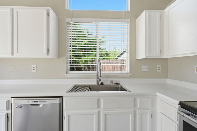Building Photo - 3 Bedroom Home with RV/Boat Parking, Large Yard & Chicken Coop – Cul-de-Sac Location Near Kids Ki...