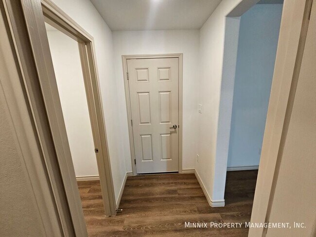 Building Photo - 1320 Bajada St