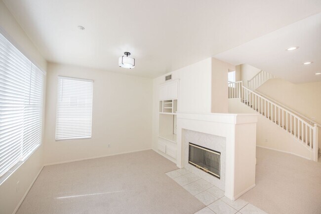 Building Photo - Make this your home