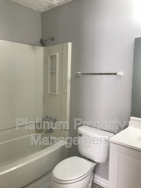 Building Photo - 410 Water Oak Way Sw