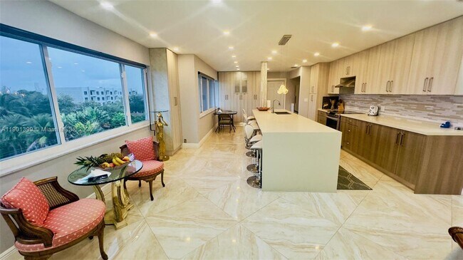 Building Photo - 329 SE 3rd St