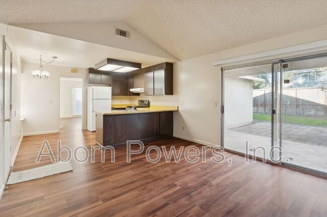 Building Photo - 7025 Catamaran Dr