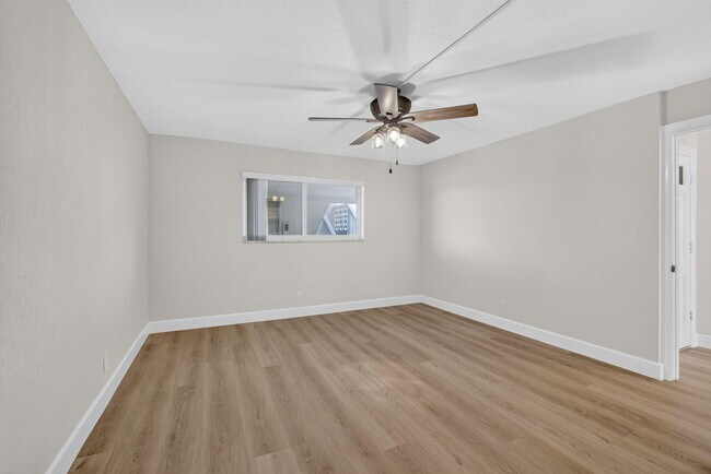 Building Photo - 52 Yacht Club Dr
