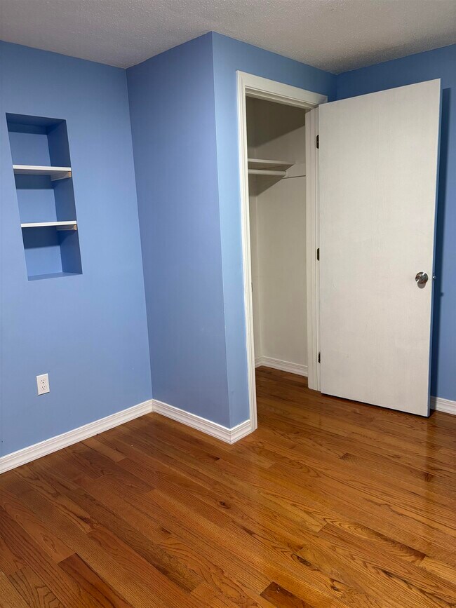 Building Photo - 7 Swiftwater Dr