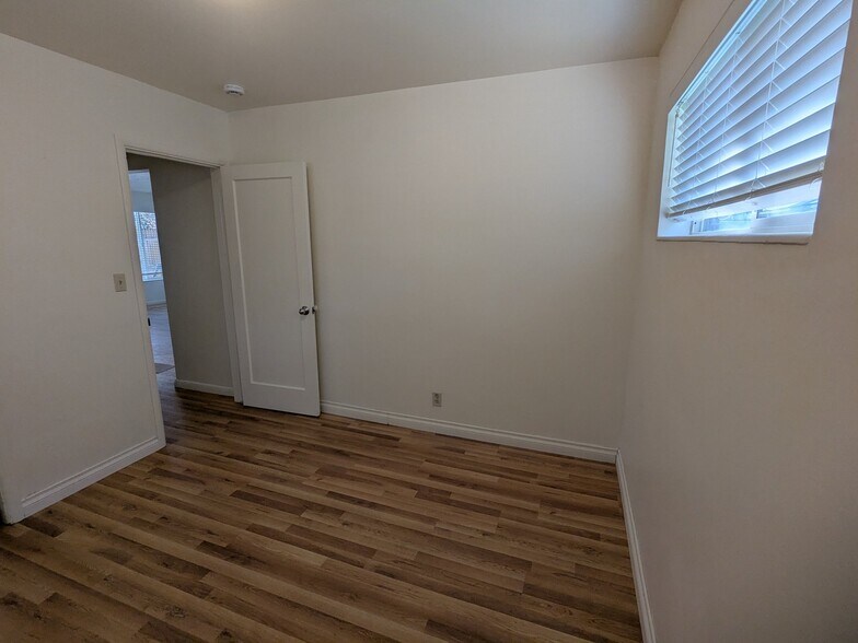 Building Photo - 4365-4367 Rose Garden Ln