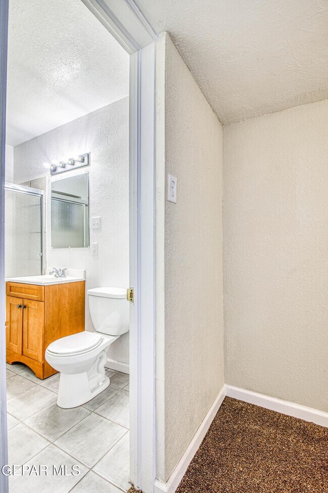 Building Photo - 1611 N Kansas St