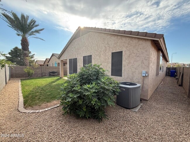 Building Photo - 313 N Kimberlee Way