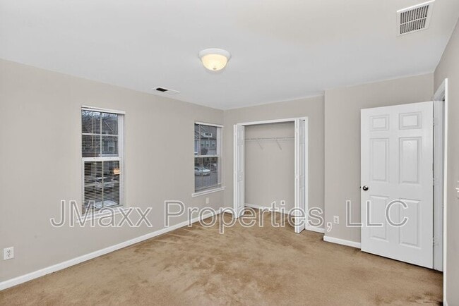 Building Photo - 837 Crestwell Cir