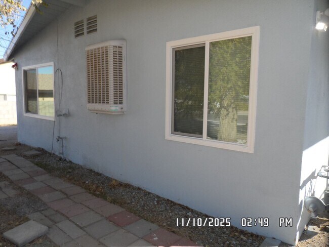 Building Photo - 5004