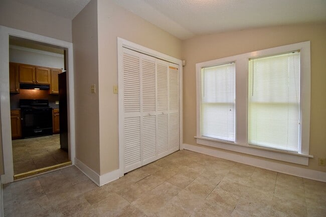 Building Photo - Cute Two Bedroom House, Close to LA Tech!