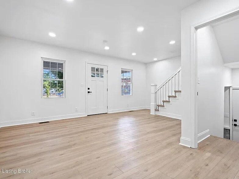 Building Photo - 551 Denmark St