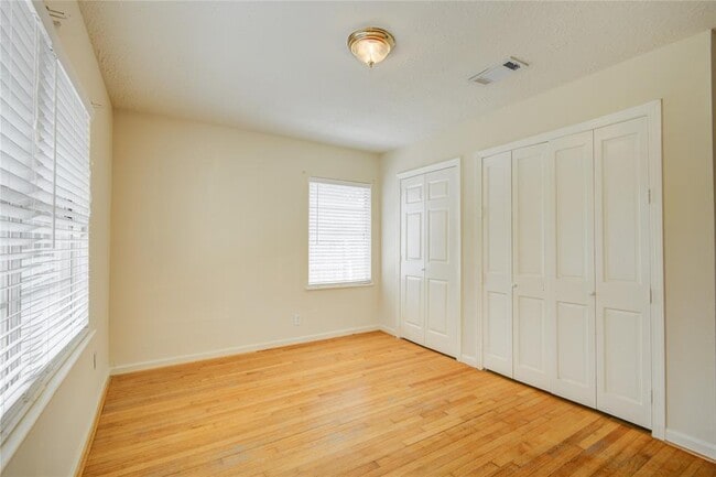 Building Photo - 5902 Hornwood Dr