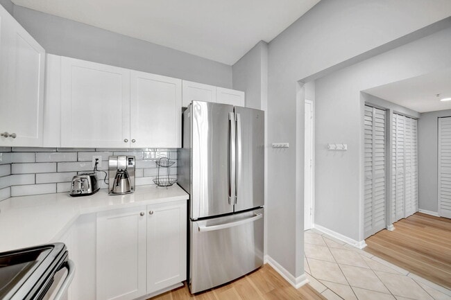 Building Photo - 3020 NE 32nd Ave