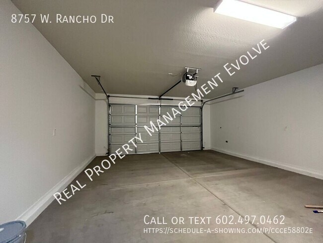 Building Photo - 8757 W Rancho Dr