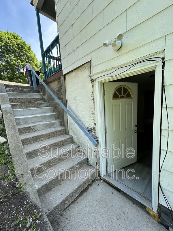 Building Photo - 254 Belmont St