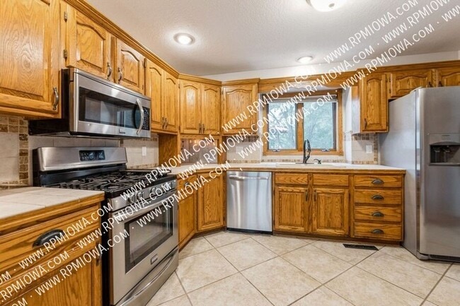 Building Photo - 2106 Timberline Ln