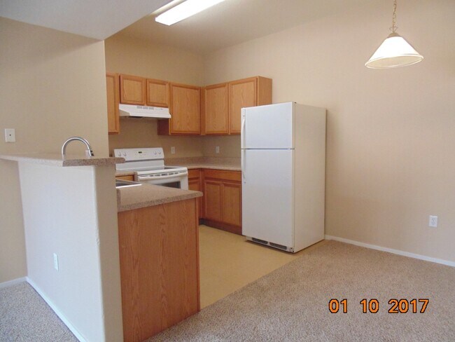 Building Photo - COZY 2 BEDROOM 2 FULL BATH CONDO LOCATED ON SECOND LEVEL