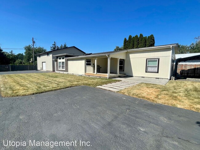 Primary Photo - 3 br, 2 bath House - 3204 Locust Ave.