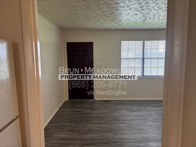 Building Photo - 1930 Lovell Rd