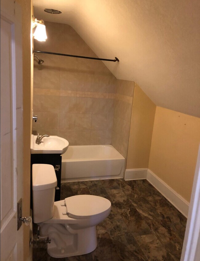 Building Photo - 2030 Erie St