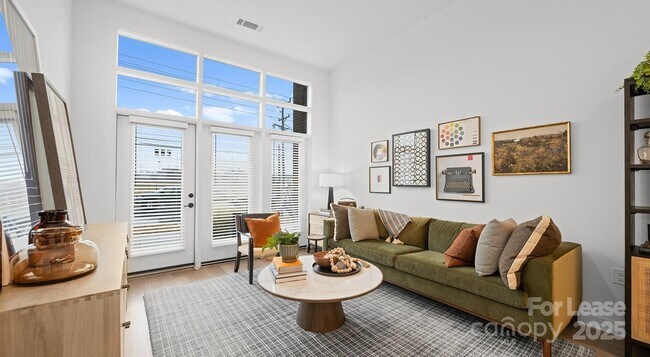 Building Photo - 704 W Tremont Ave